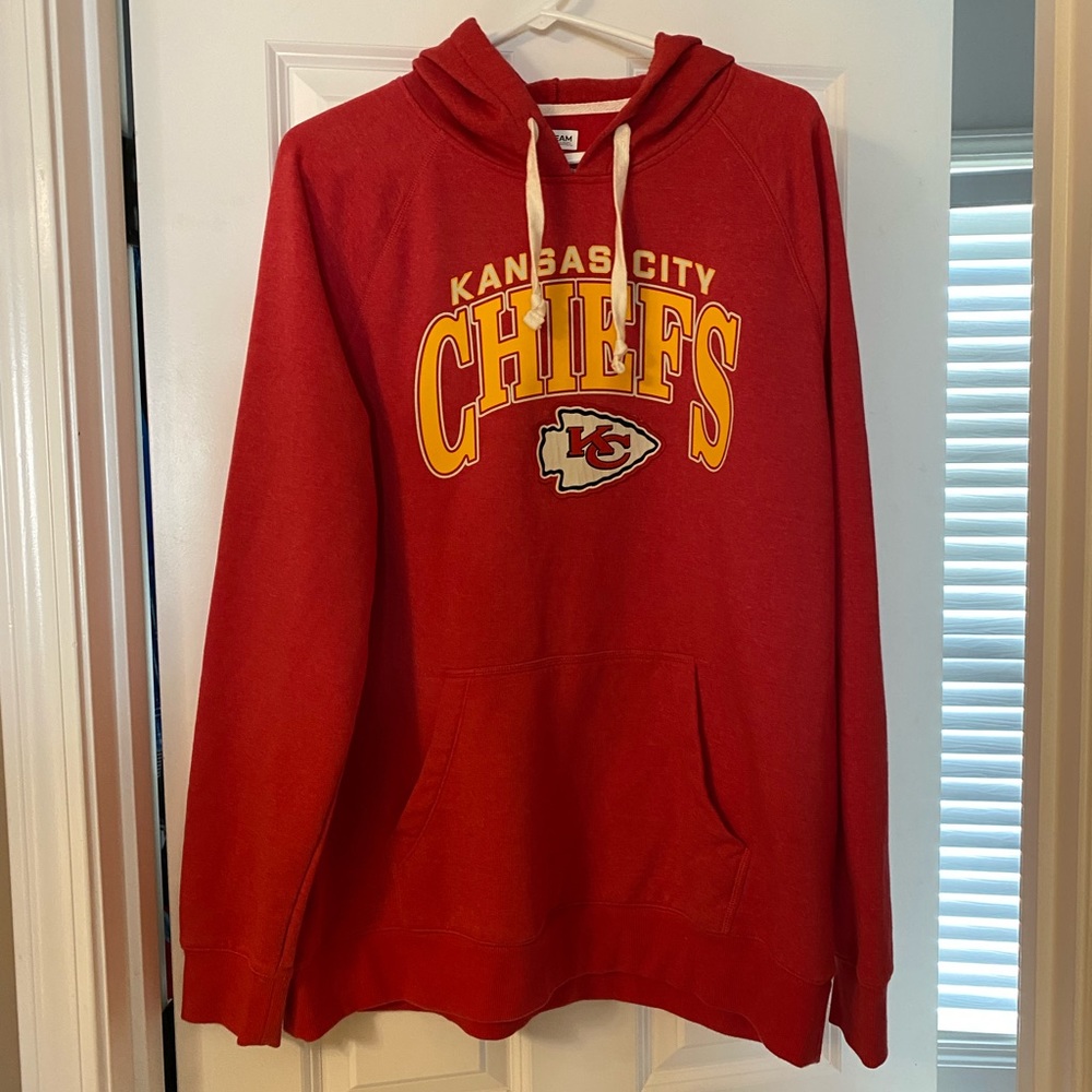 Women’s XL Chiefs Sweatshirt. Worn only once.